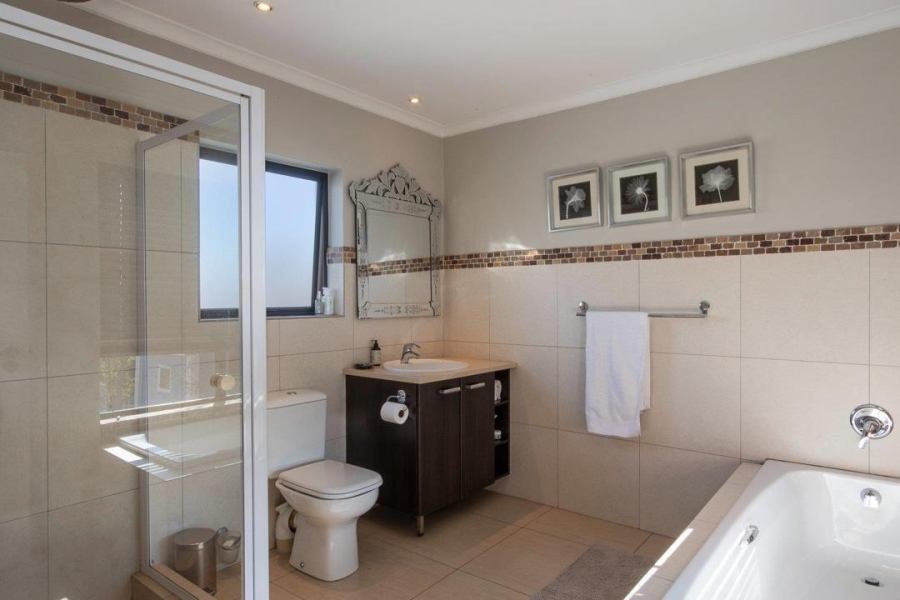 4 Bedroom Property for Sale in De Wijnlanden Residential Estate Western Cape